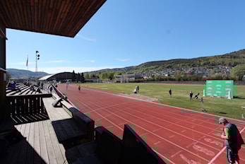 ÅPNINGSSTEVNE PÅ MARIENLYST STADION I STRÅLENDE SOL!